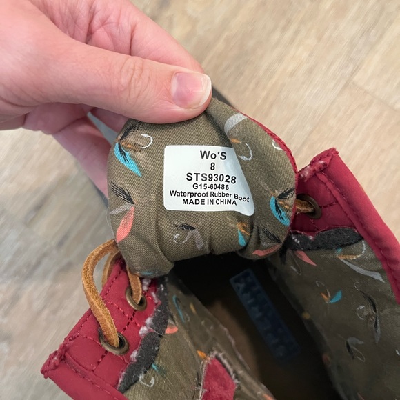 Sperry Winter Boots - Picture 3 of 3